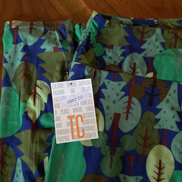 LulaRoe tall, and curvy forest and tree Leggings - Picture 4 of 6